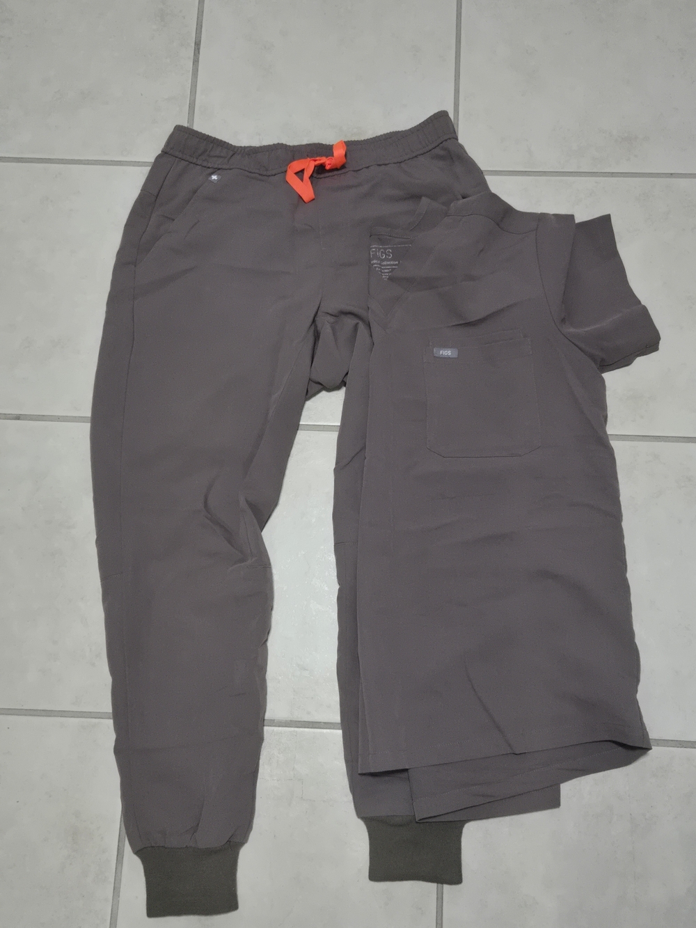 FIGS Men’s Set Short Jogger Pants in Charcoal with Orange Drawstring